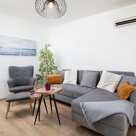 Top Floor Sunset Apartment Пула Екстер'єр фото