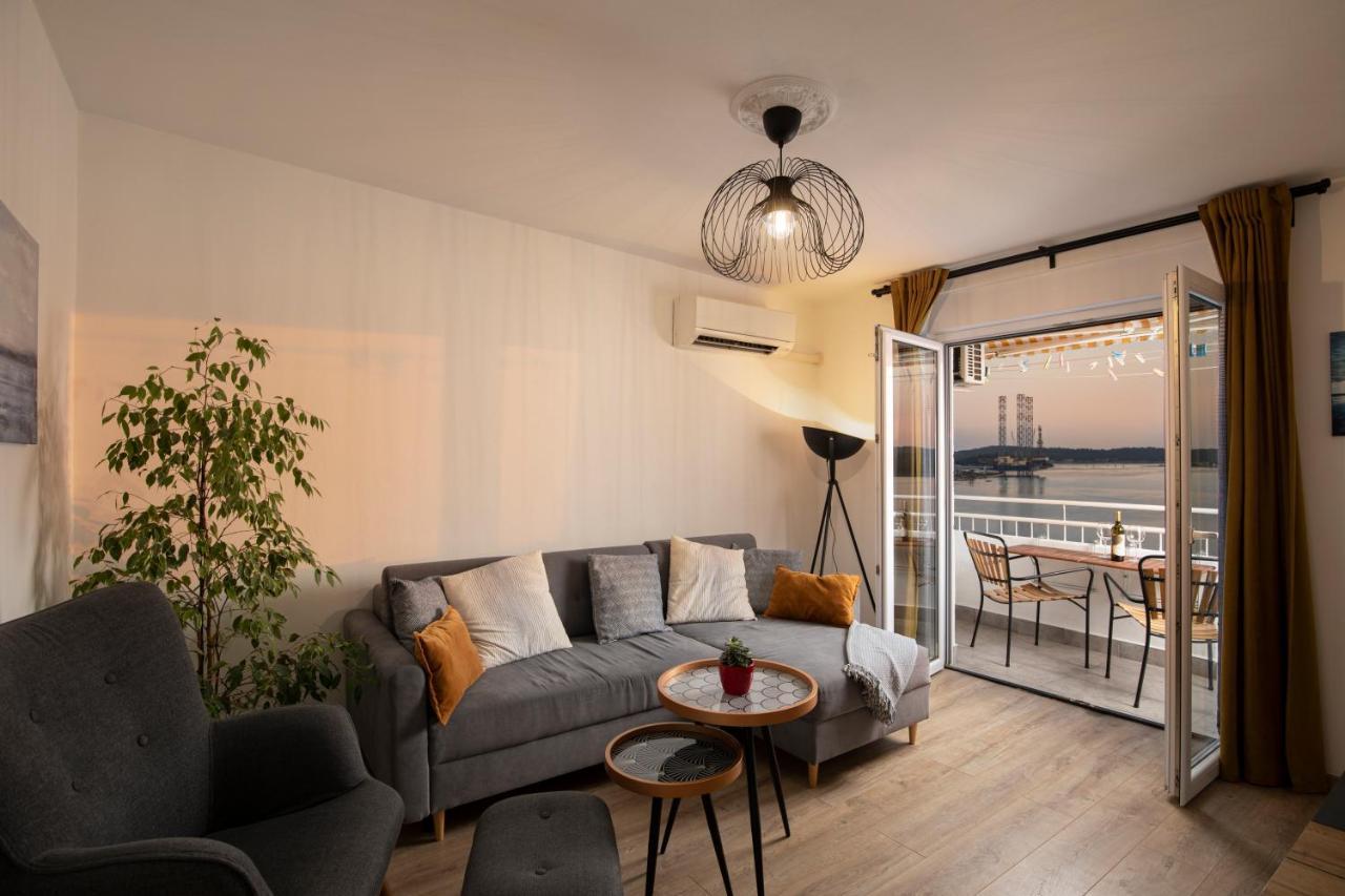 Top Floor Sunset Apartment Пула Екстер'єр фото
