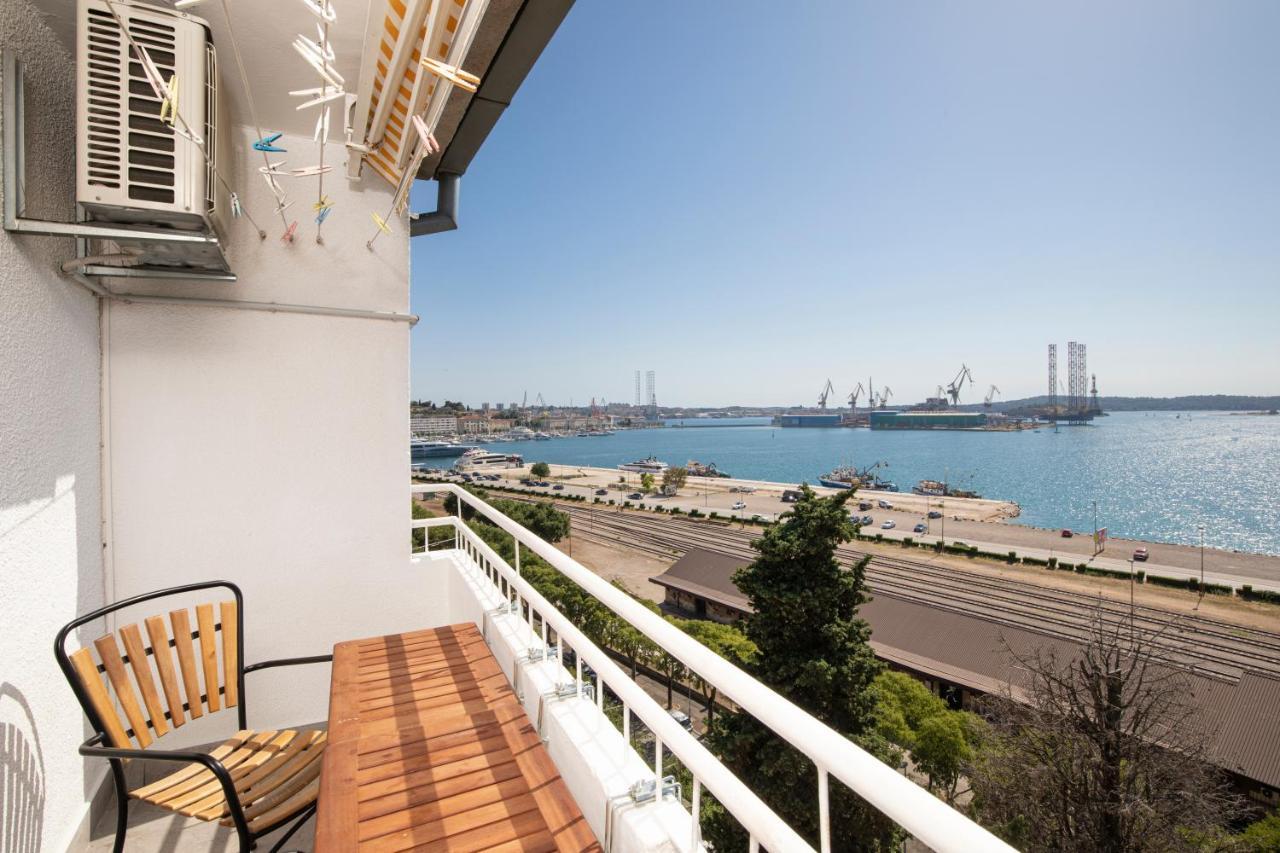 Top Floor Sunset Apartment Пула Екстер'єр фото